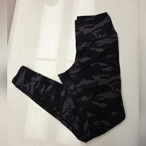 Sunzel Camo Print Leggings - Black and Gray